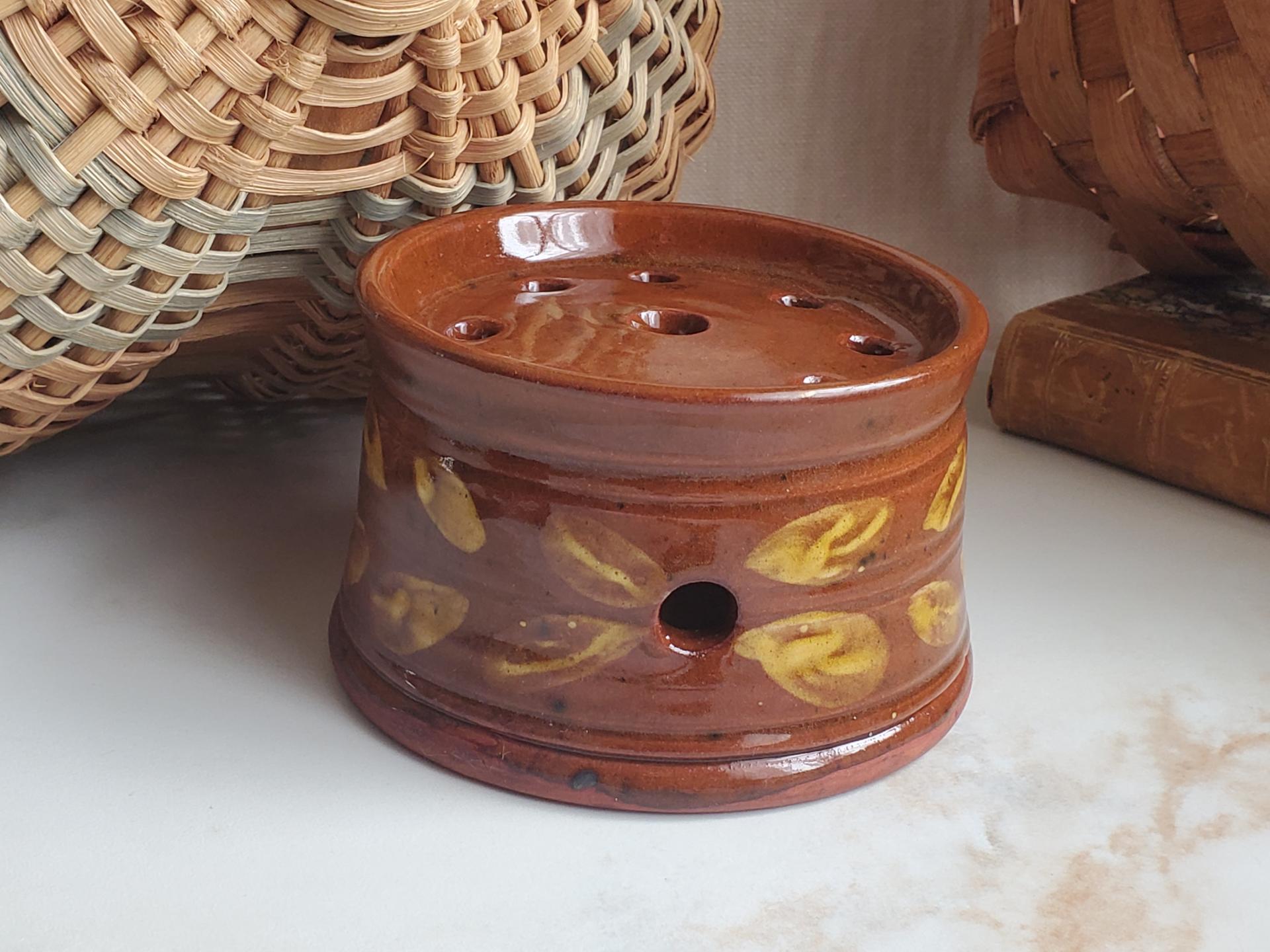  Redware Soap Dish with Slip Decoration, Pied Potter Hamelin