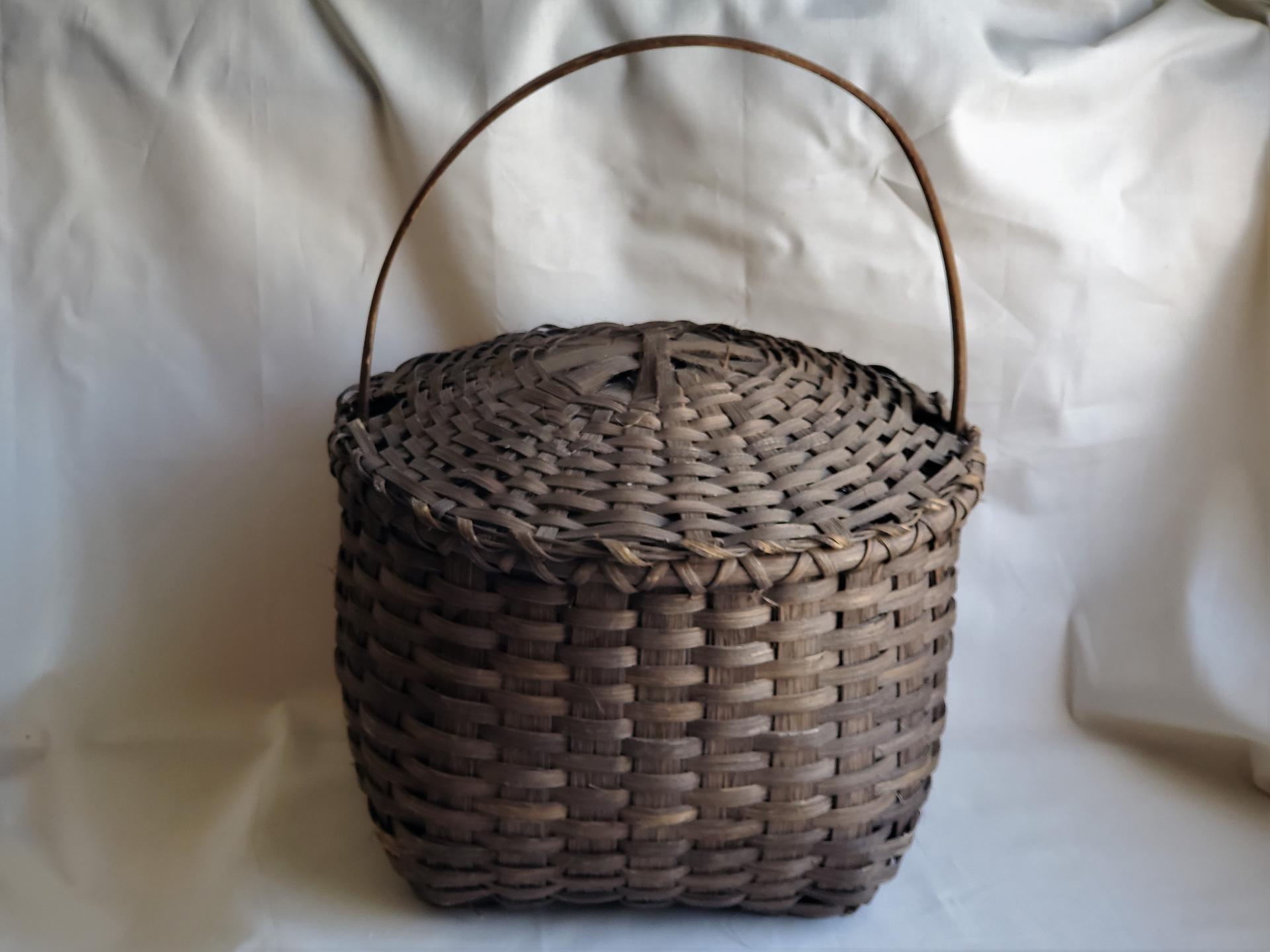 Large Primitive Splint Basket with Attached Lifting Lid