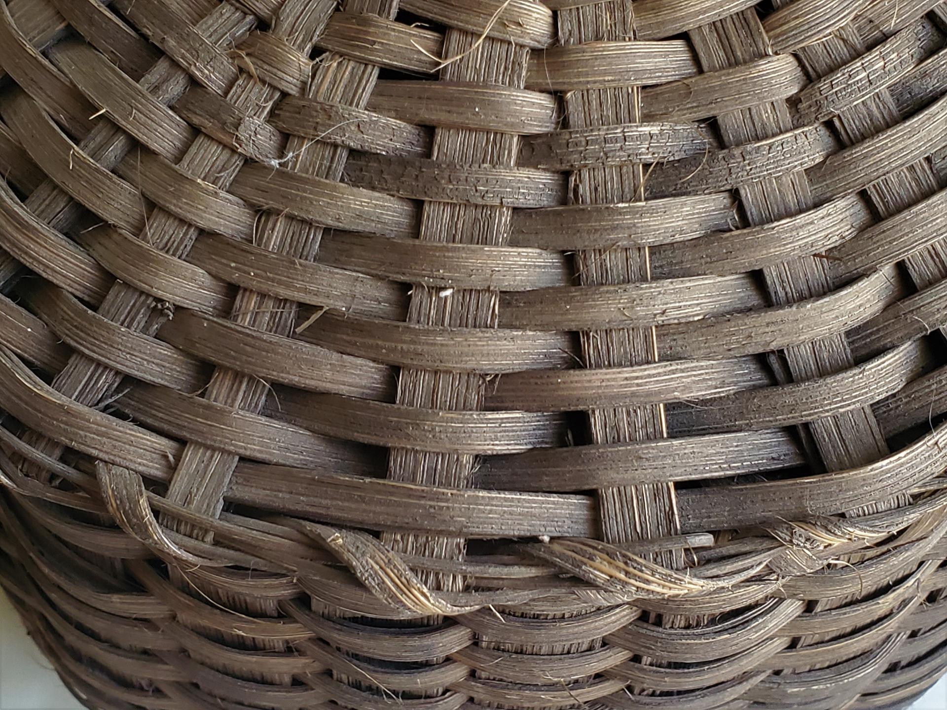 Large Primitive Splint Basket with Attached Lifting Lid