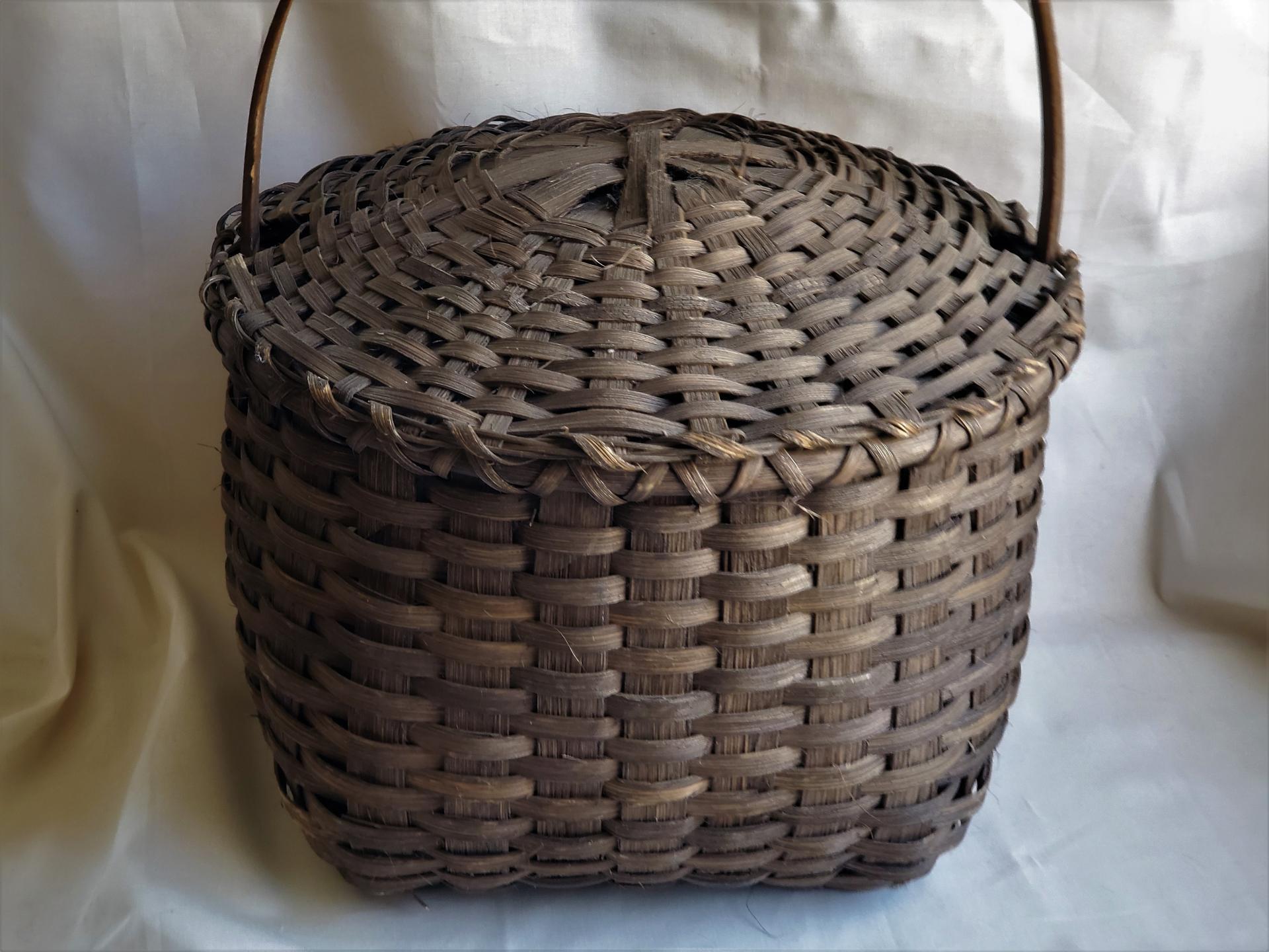 Large Primitive Splint Basket with Attached Lifting Lid