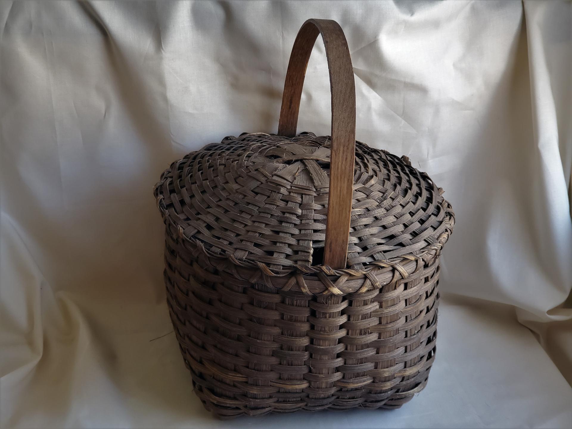 Large Primitive Splint Basket with Attached Lifting Lid