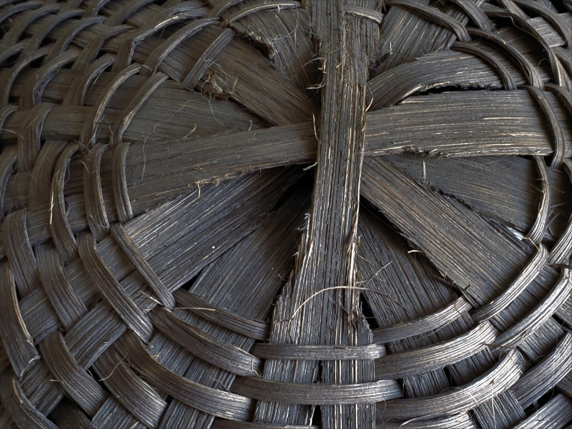Large Primitive Splint Basket with Attached Lifting Lid