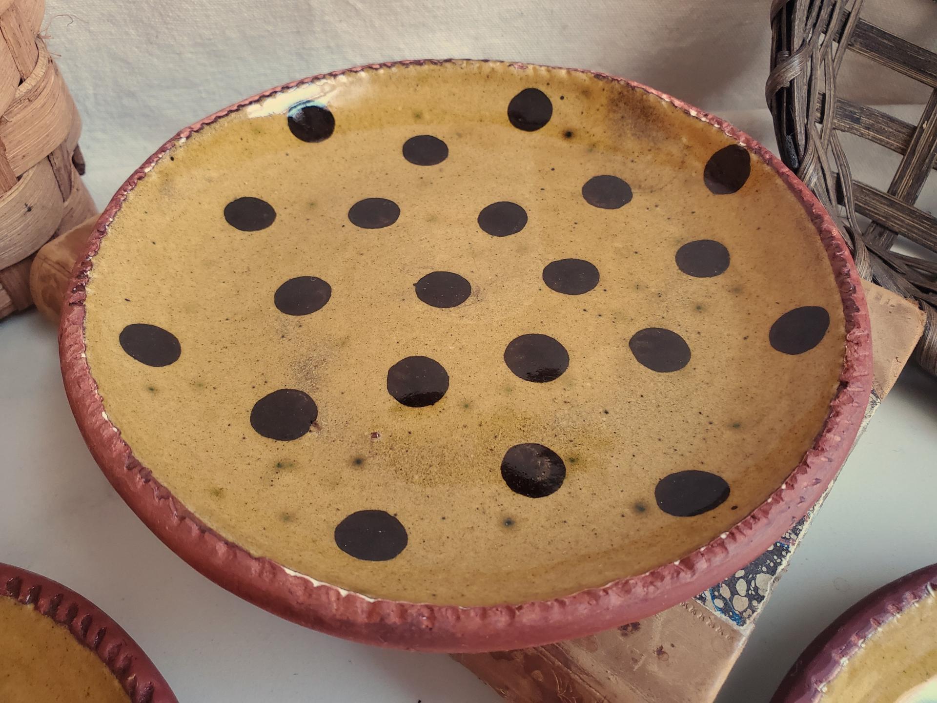 Redware 7 in. Plate Black Dots Decoration, Antiqued (b)