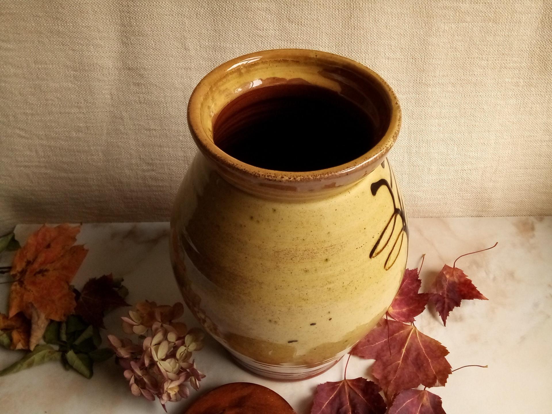 Redware 10 in Jar with Black Slip Feather Decoration