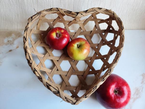 Heart Shaped Shaker Style Splint Basket