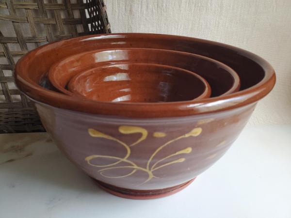 Redware Nesting Bowls in Feather Motif Set - Hand-Glazed and Antiqued Finish